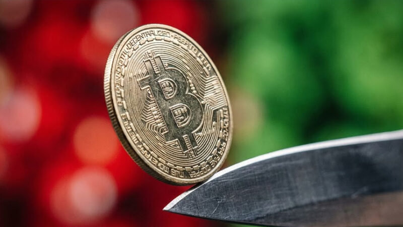 سطح حساس ۸۸,۸۰۰ دلار؛ سرنوشت بیت کوین در آستانه تغییر بزرگ!