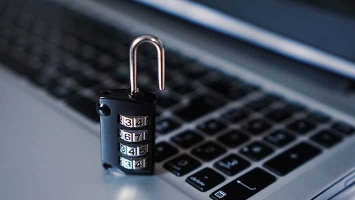 حمله تکرار یا بازپخش چیست؟ بررسی Replay Attack