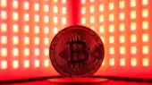 اخطار قرمز برای بیت کوین؛ فشار بازار مشتقات و ساختار قیمت چه نکاتی را فاش می‌کند؟