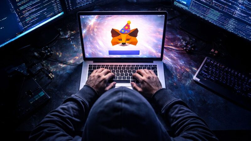 سرقت ۱۰۷ هزار دلار از کیف‌پول‌های متامسک با ترفند فیشینگ در تعطیلات سال نو!